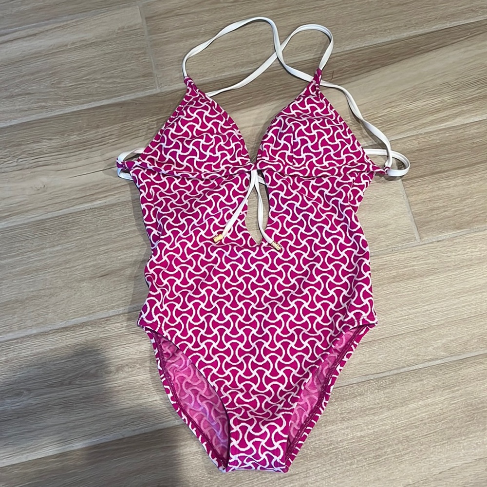 Trina Turk one piece swimsuit size XS very pretty plunge maillot